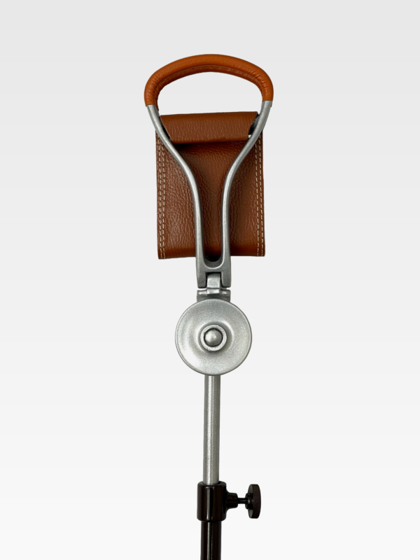 IMG_7211_final Beckenham Ascot Brown Leather Height-Adjustable shooting stick with rubber Ferrule
